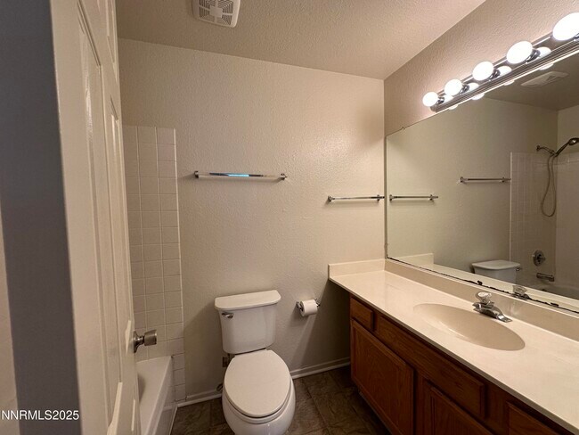 Building Photo - 6136 Greenbrook Dr