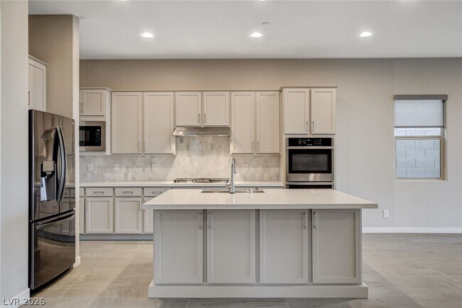Building Photo - 94 Nine Mile Creek Dr