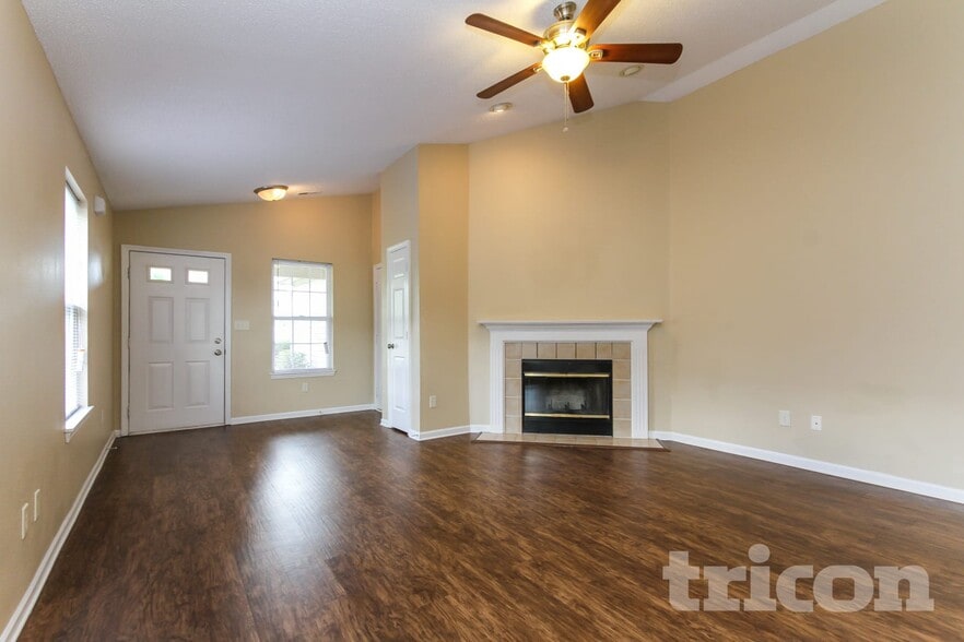 Building Photo - 345 Bent Stream Ln