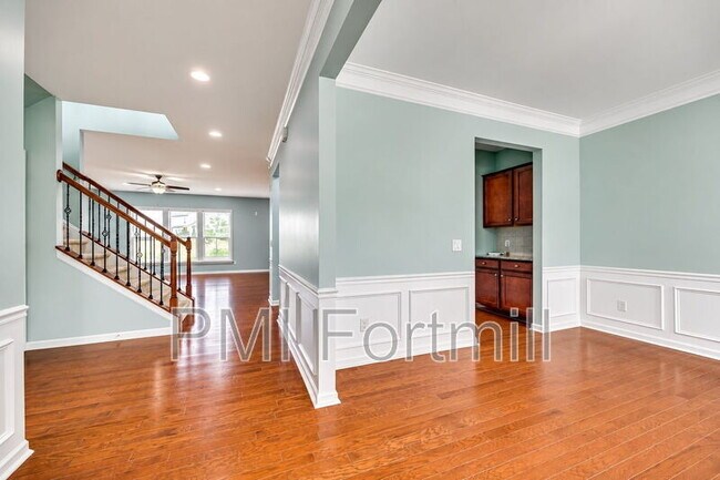 Building Photo - 1080 Crescent Moon Dr