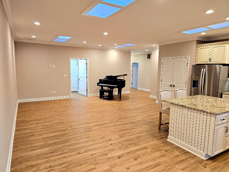 Building Photo - 261 Wrenwood Ct