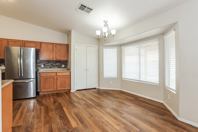 Building Photo - 4966 E Magnus Dr