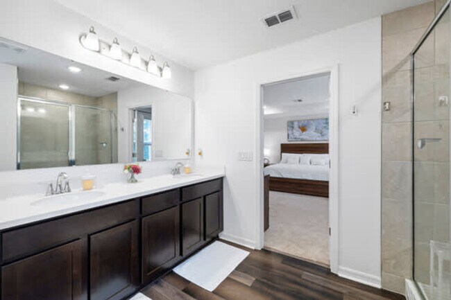 Building Photo - 14282 Coronado Dr