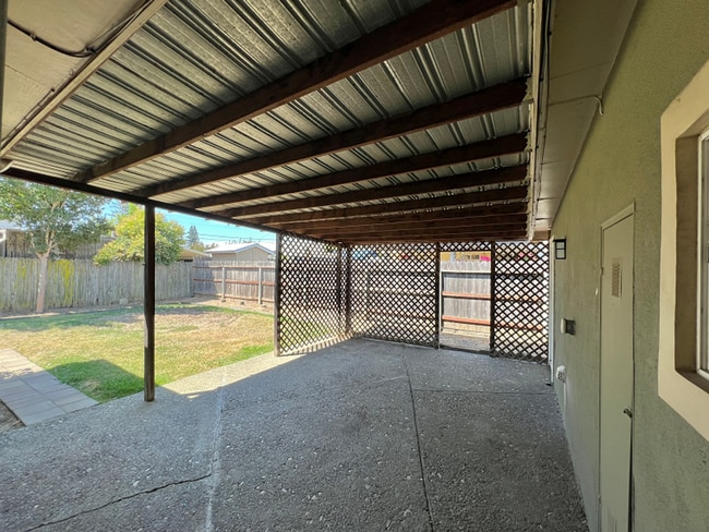 Building Photo - Charming Three Bedroom South Napa Home
