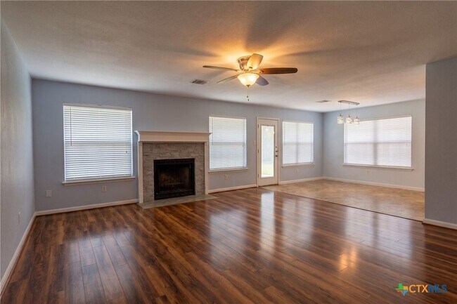 Building Photo - 402 Preakness Cir