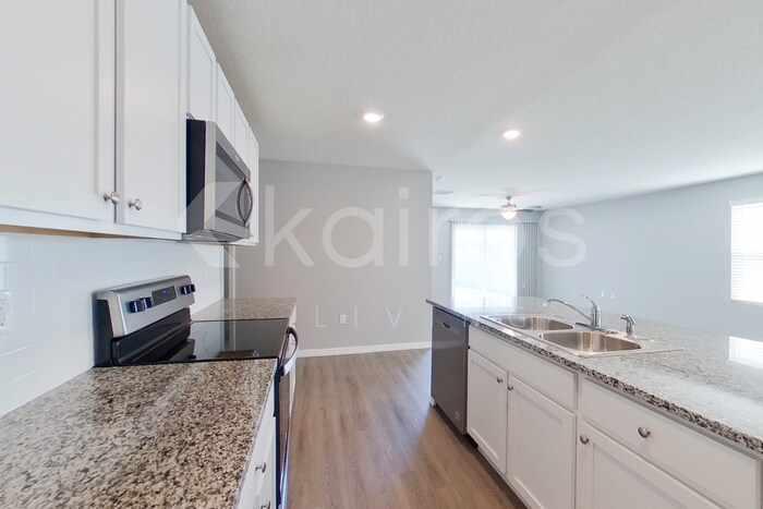 Building Photo - 8577 SW 43rd Ter