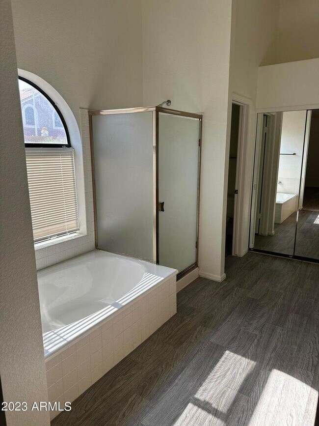 Building Photo - 3712 E Lavender Ln