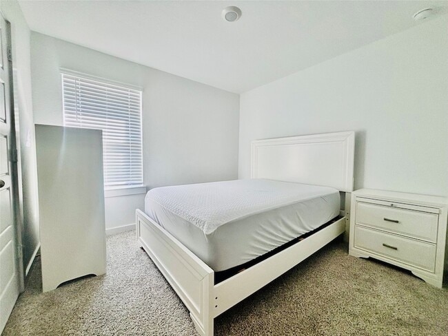 Building Photo - 1119 Fringed Bluestar Dr