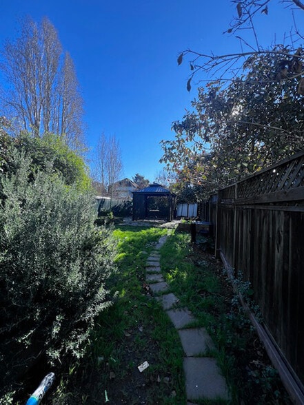 Building Photo - 699 30th St