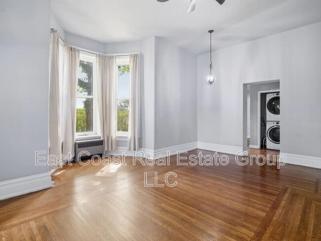 Building Photo - 323 N Potomac St