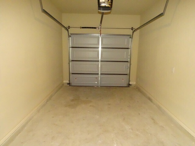 Building Photo - 7042 Lakeview Dr.