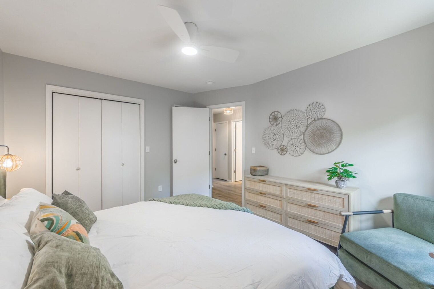 Building Photo - 433 Spring Ave