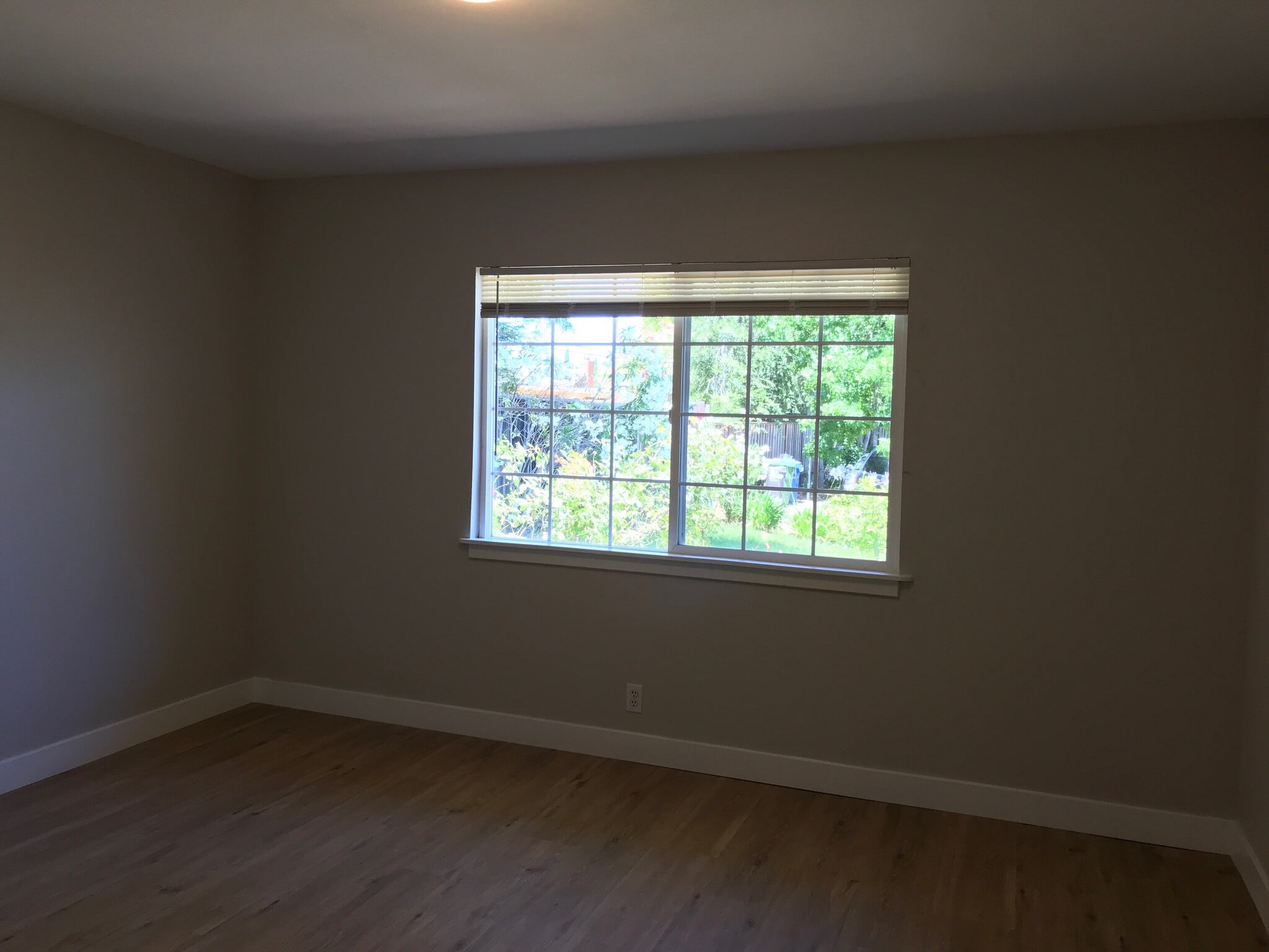 Master room - 540 Monica Ln