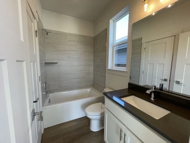 Building Photo - Beautiful 4 Bedroom, 3.5 Bathroom Home in Prescott Ranch!