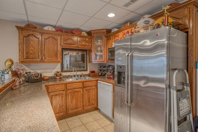 Building Photo - Highly desirable home in Briarbrook