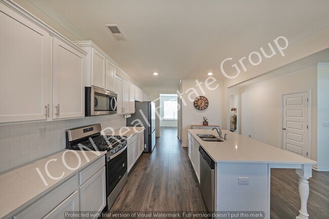 Building Photo - 5/4 home in INDEPENDENCE COMMUNITY