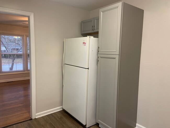 Building Photo - Renovated 3 Bedroom across from Golden Gat...