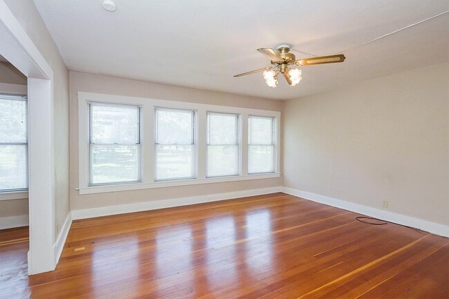 Building Photo - 3843 S 48th St