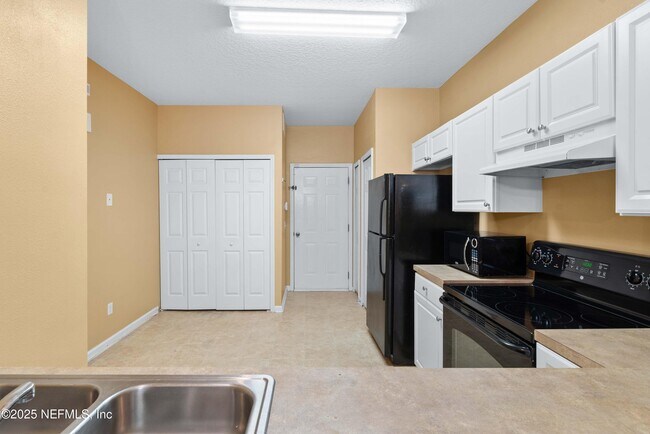 Building Photo - 7831 Melvin Rd