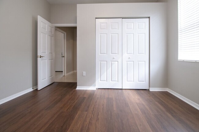 Building Photo - 4 bedroom 3 Bath Pool home in Lakewood Ran...