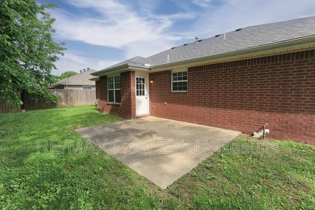 Building Photo - 2505 SW 20th St