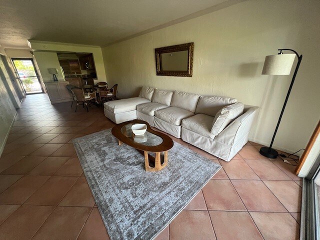 Building Photo - 1650 Pine Tree Ln