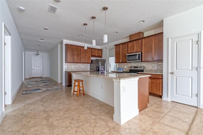 Building Photo - 14815 Milfoil Ave
