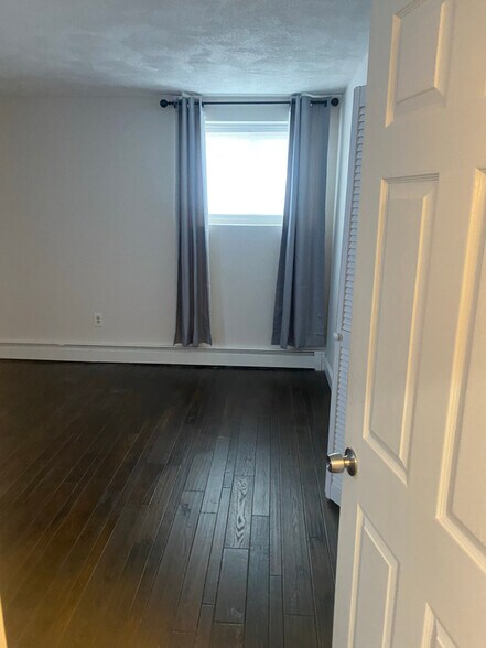 Building Photo - 200 Governors Dr