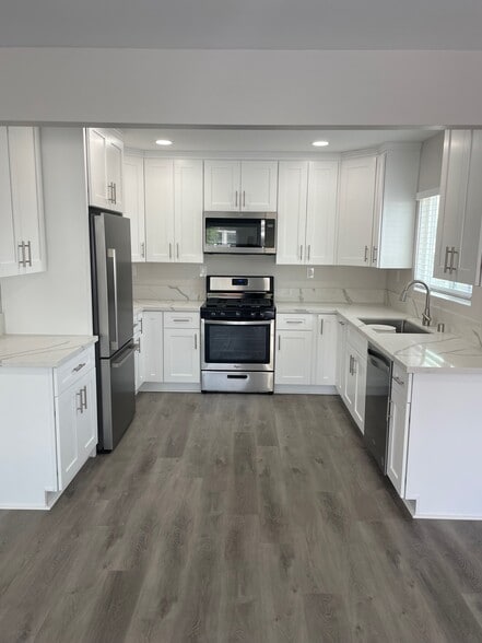 Building Photo - 410 Highland Ave