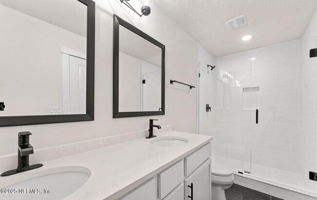 Building Photo - 1631 Boulevard