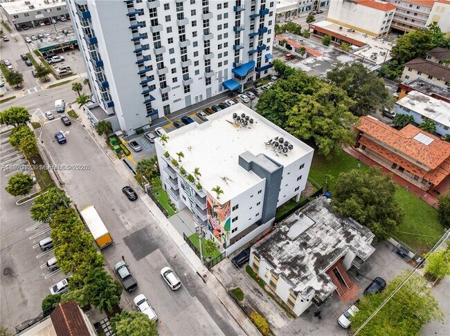 Building Photo - 32 NW 14th Ave