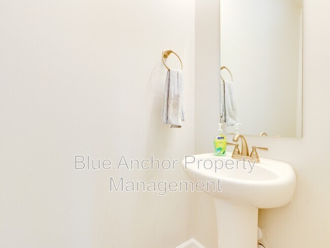 Building Photo - 2015 Folkstone Wds Ln