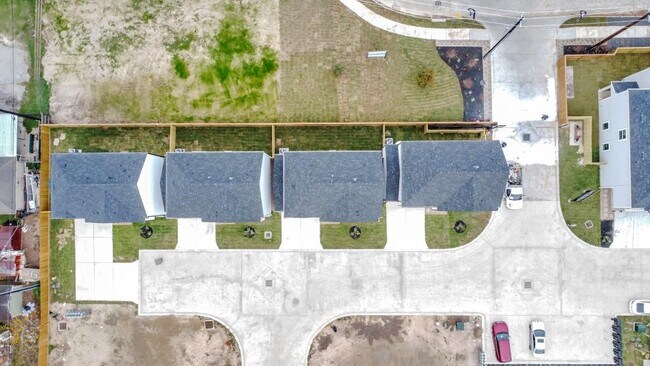 Building Photo - 407 Stonework Garden Ln