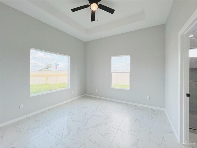 Building Photo - 14 N Woody Rd
