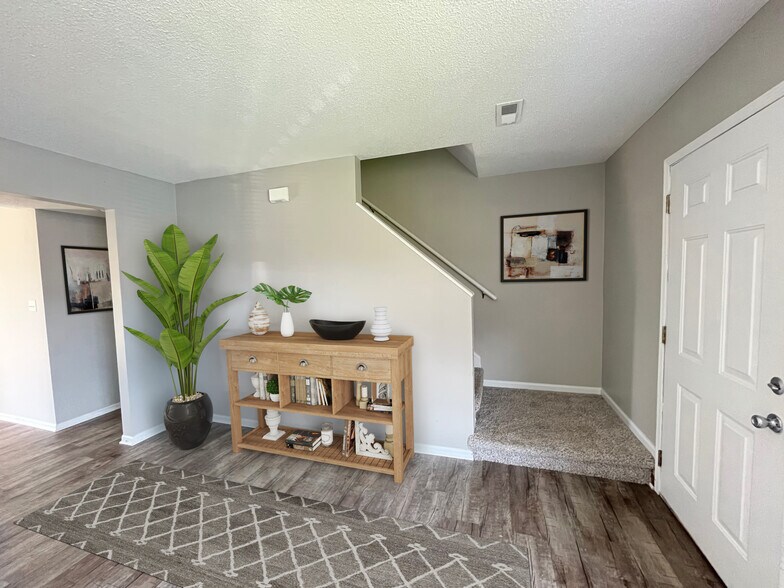 Building Photo - Rand 938 Townhomes