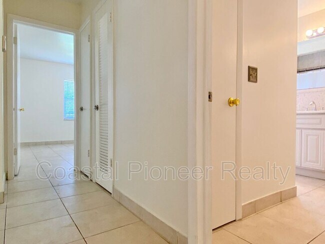 Building Photo - 7306 Kingsbury Cir