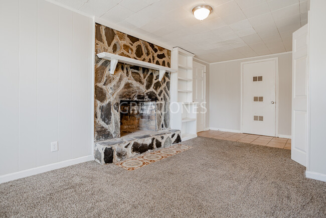 Building Photo - Charming 3 Bedroom in Columbus!