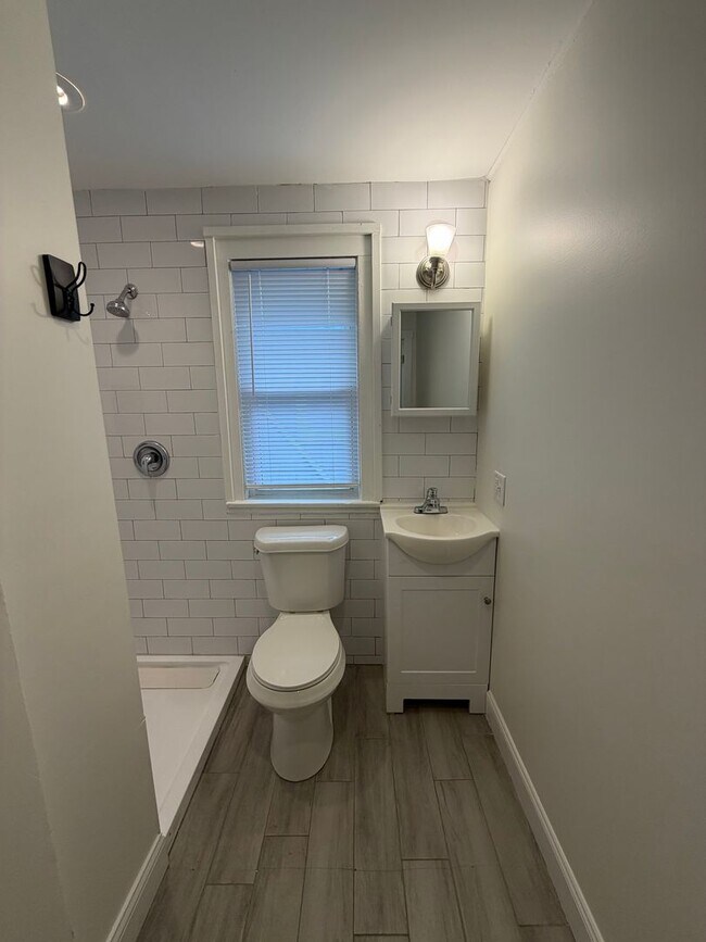 Building Photo - Charming 2 Bed, 2 Bath Home Near German Vi...
