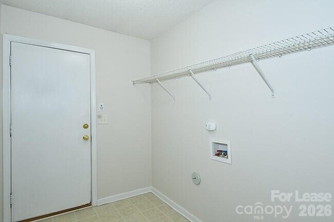 Building Photo - 118 Peterborough Dr
