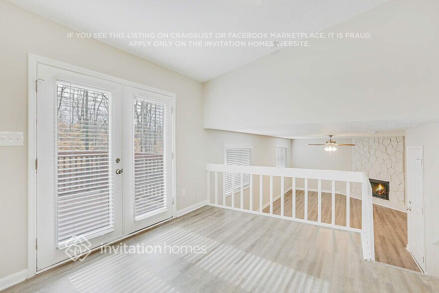 Building Photo - 834 Forest Path