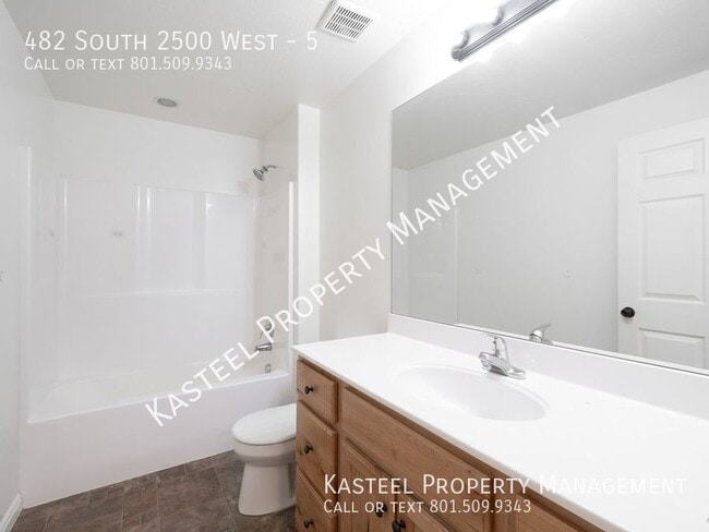 Building Photo - 482 S 2500 W