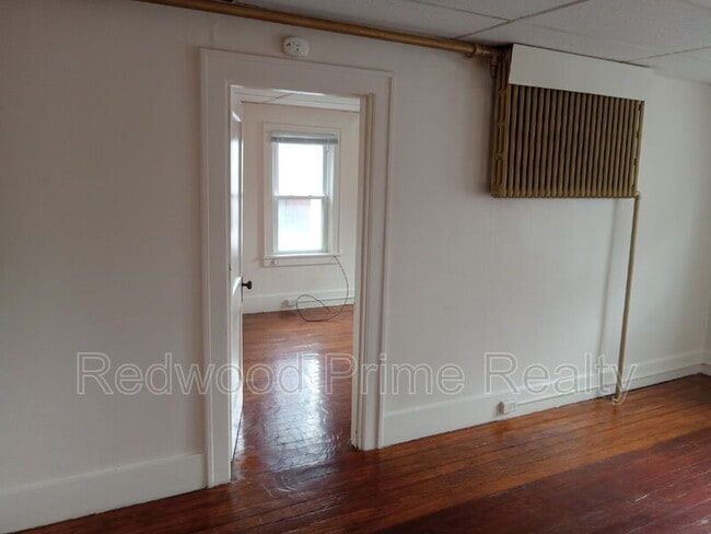 Building Photo - 110 S Lloyd St