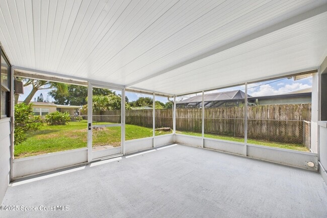 Building Photo - 4339 Plompton Dr