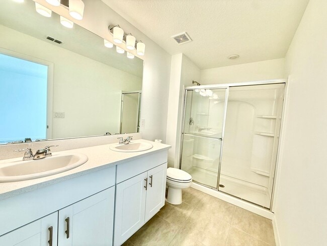 Building Photo - Riverside living redefined - 3Bedrooms/2.5Baths newly built townhome in Edgewater!