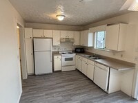 Building Photo - Single-Family Home In West Valley--Includes Fenced Yard!