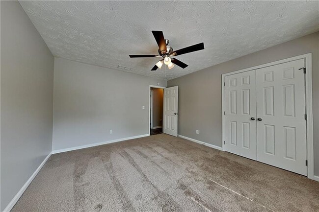 Building Photo - 511 Cambridge Way