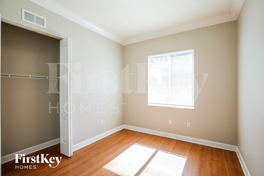 Building Photo - 18686 SW 132nd Ave