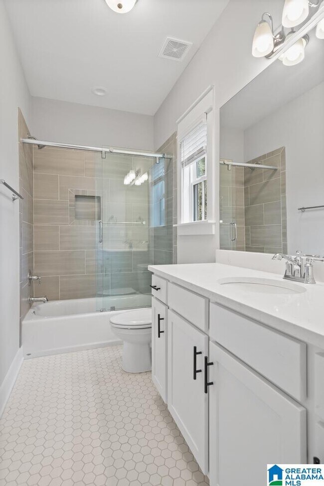 Building Photo - 1509 Cottage Grv