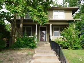 Building Photo - 2-bedroom, 1-bathroom Apartment w/ Basemen...