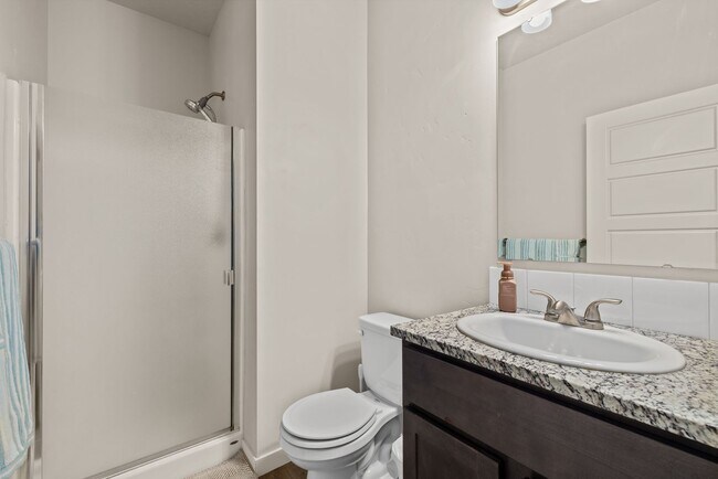 Building Photo - Beautiful Home in Garden City!